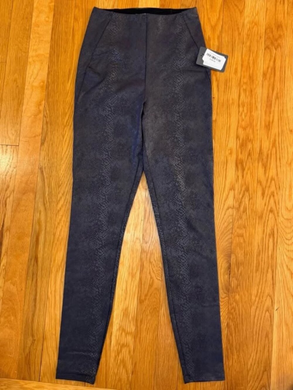 Lyssé Black Snake Embossed Leggings Size XS NWT